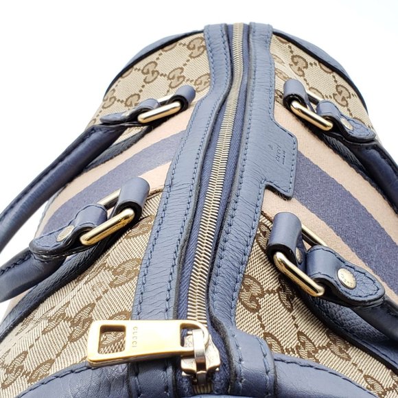 Authentic Gucci Canvas Vintage Medium CrossbodyBag - Picture 9 of 16